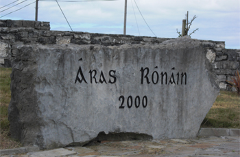 &Aacute;ras R&oacute;n&aacute;in